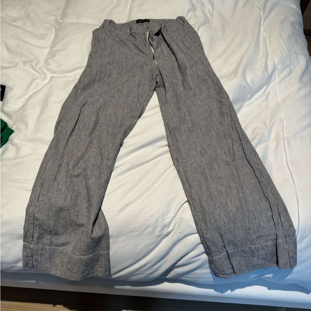 Abercrombie & Fitch Navy and White Striped Crop Pants